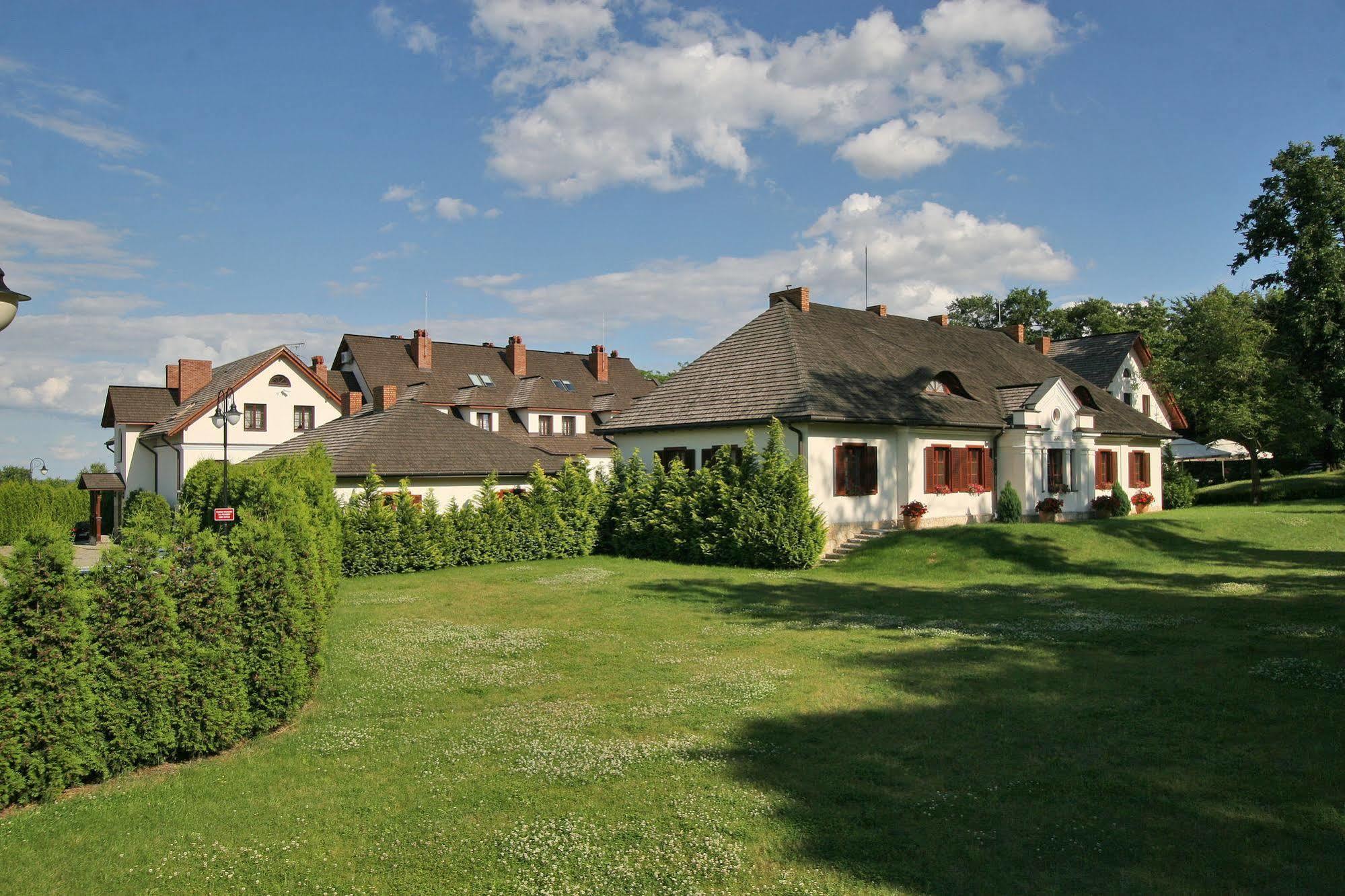 Hotel Sarmata Zespol Dworski Sandomierz Exteriör bild